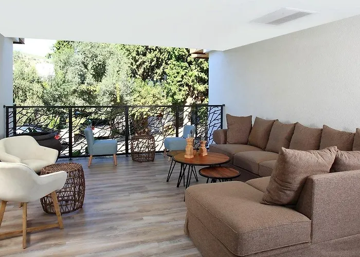 מלון Eskiceshme Marina (adults Only) 2*