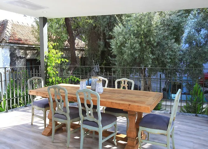 Otel Eskiceshme Marina (adults Only) 2*