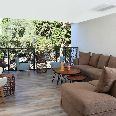 Hotel Eskiceshme Marina (adults Only) 2*