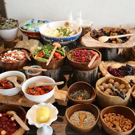 فندق Eskiceshme Marina (adults Only) 2*