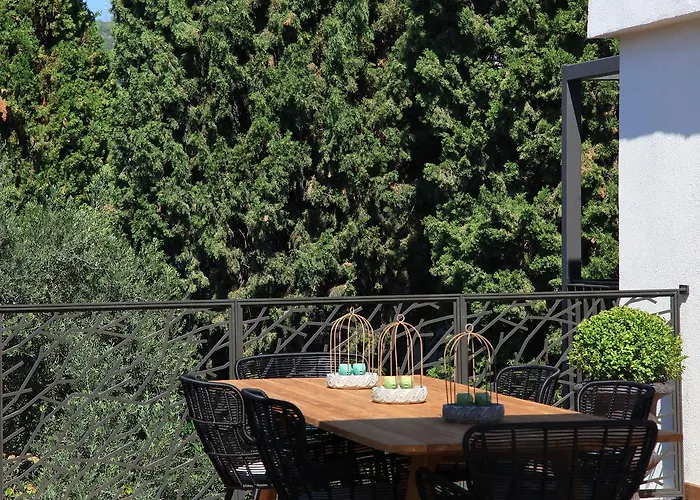 Hotel Eskiceshme Marina (adults Only) 2*